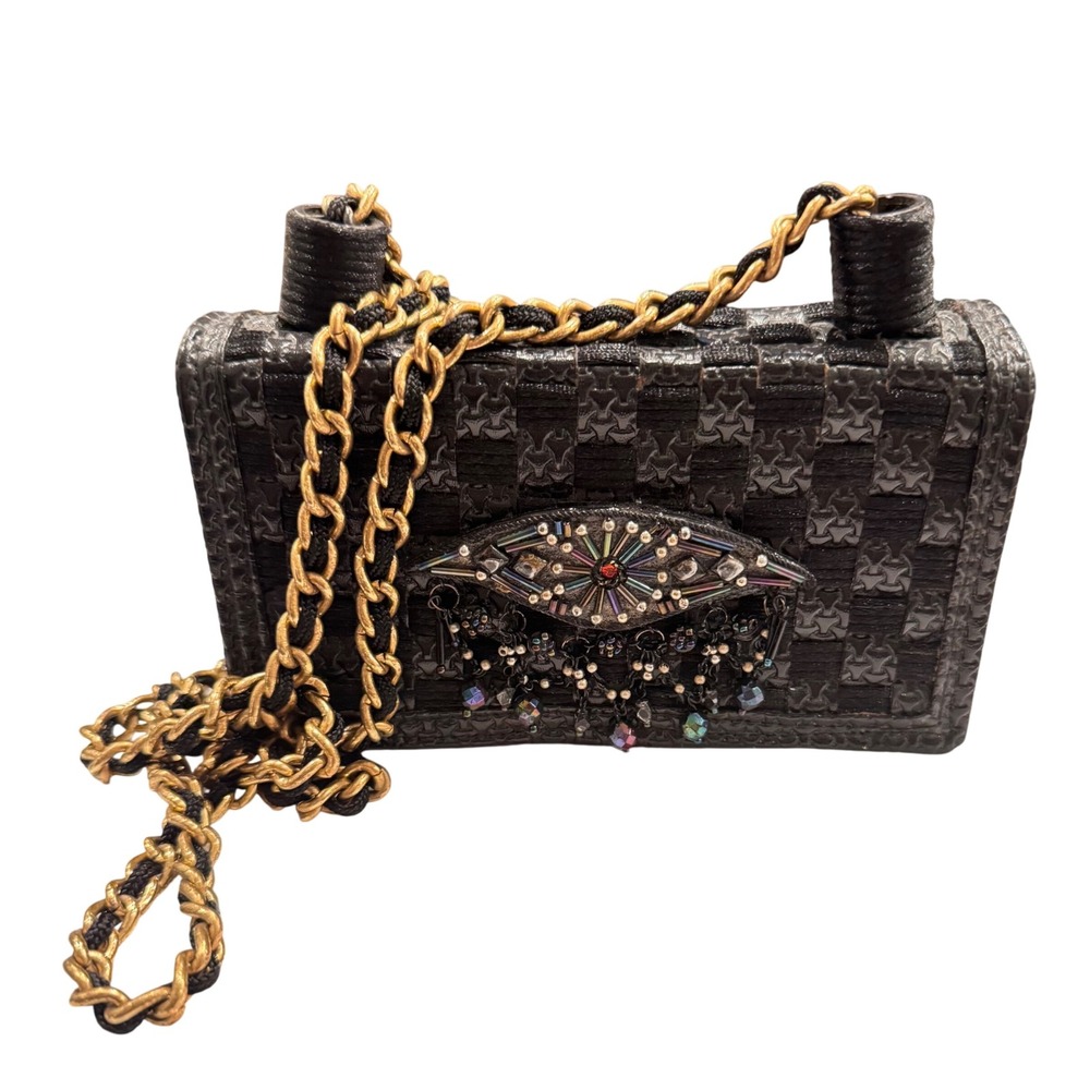 Beaded Evil Eye Structured Woven‎ Crossbody Gold tone Chain
7x4x2" preloved